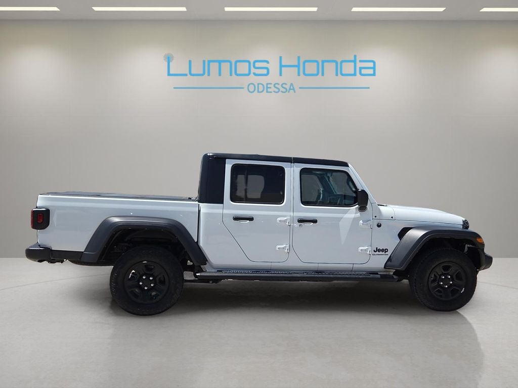2022 Jeep Gladiator Sport