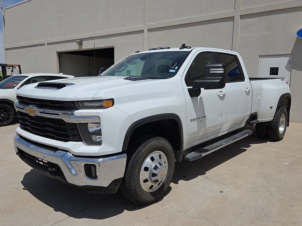 2025 Chevrolet Silverado HD LT 4WD Crew Cab Standard Box SRW's photo