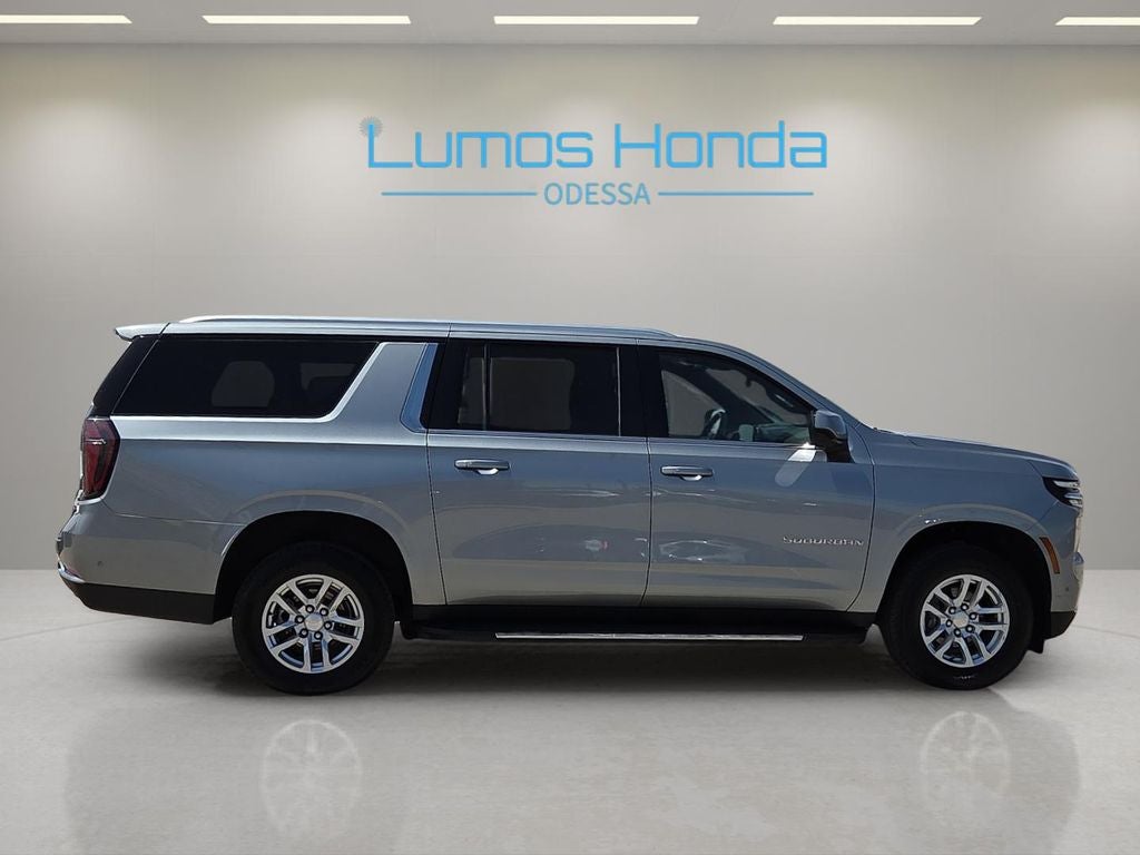 2025 Chevrolet Suburban LT