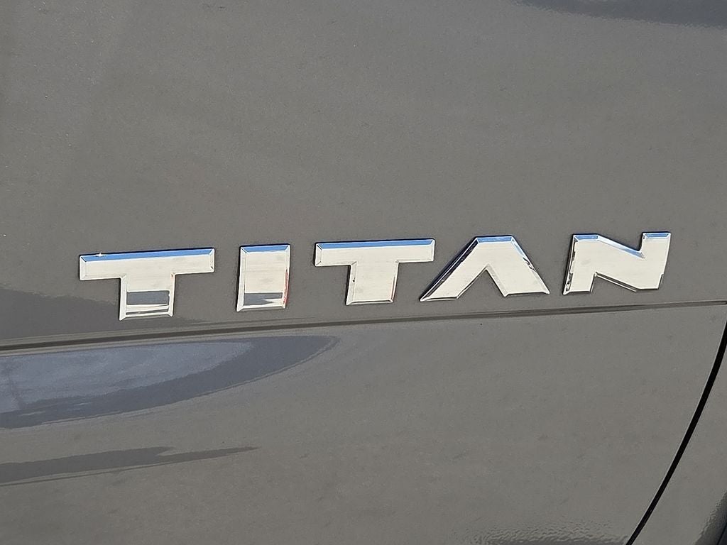 2023 Nissan Titan SV