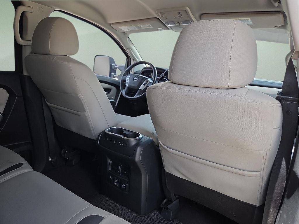2023 Nissan Titan SV