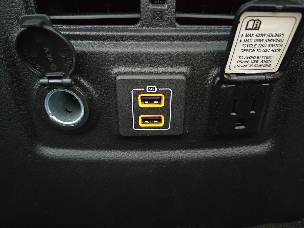 2023 Nissan Titan SV