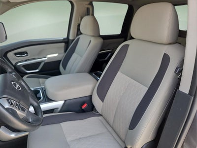 2023 Nissan Titan SV