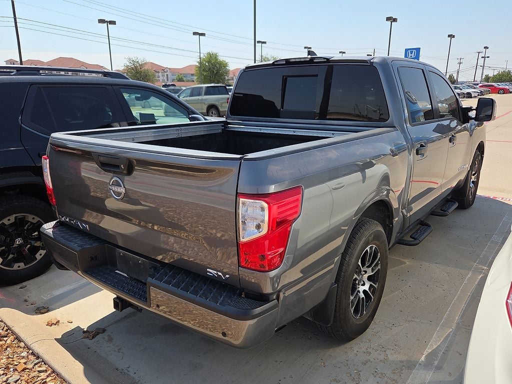 2023 Nissan Titan SV