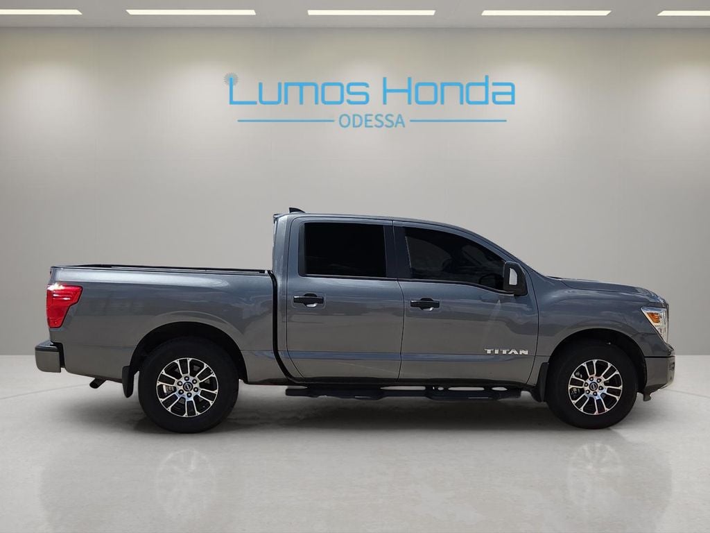 2023 Nissan Titan SV