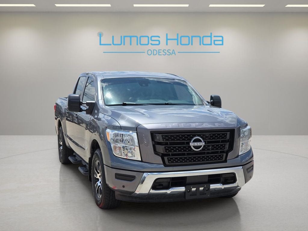 2023 Nissan Titan SV
