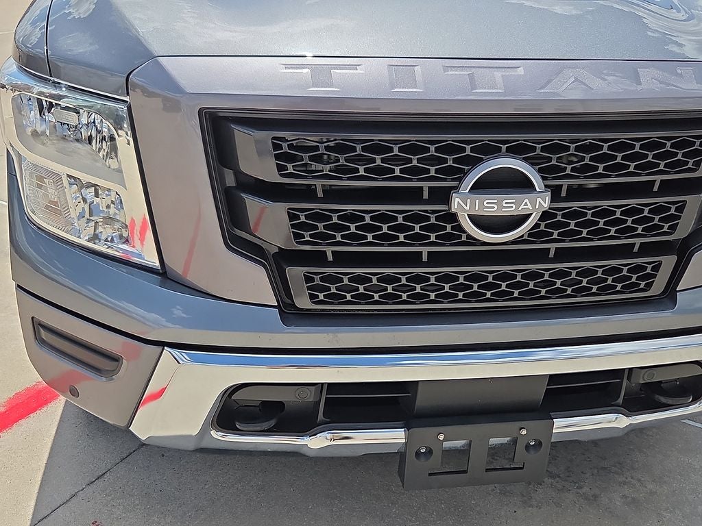 2023 Nissan Titan SV
