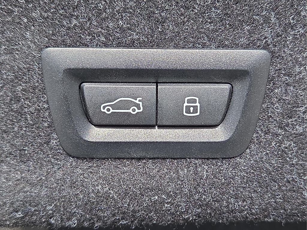 2025 BMW 3 Series 330i