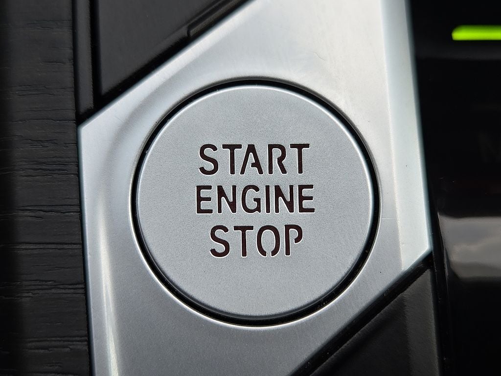 2025 BMW 3 Series 330i