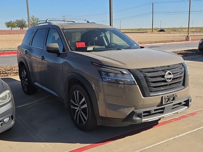 2023 Nissan Pathfinder Platinum