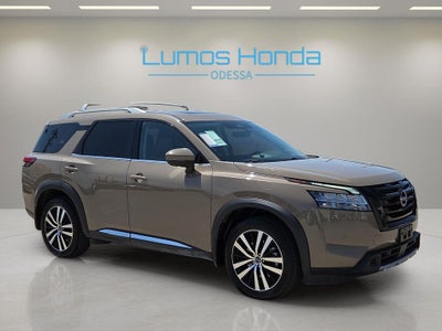 2023 Nissan Pathfinder Platinum