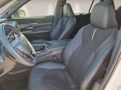 2025 Toyota Grand Highlander Hybrid MAX Platinum