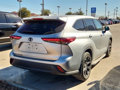 2022 Toyota Highlander L