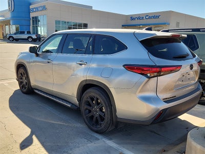 2022 Toyota Highlander L