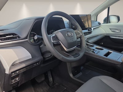 2026 Toyota Sienna XLE 8 Passenger