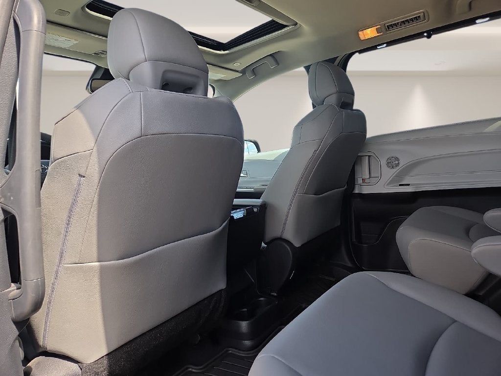 2026 Toyota Sienna XLE 8 Passenger