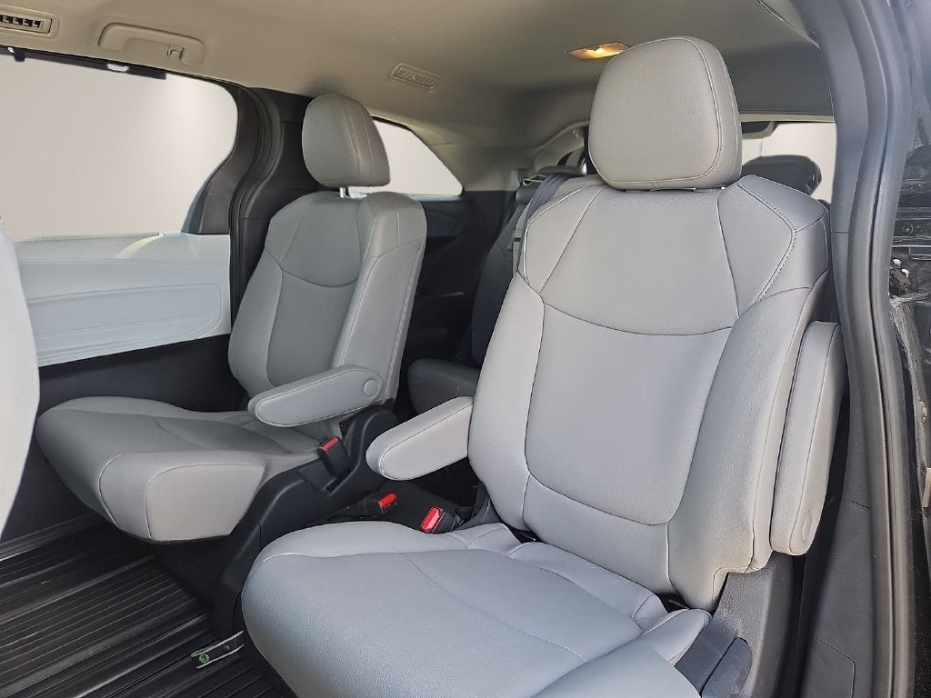 2026 Toyota Sienna XLE 8 Passenger