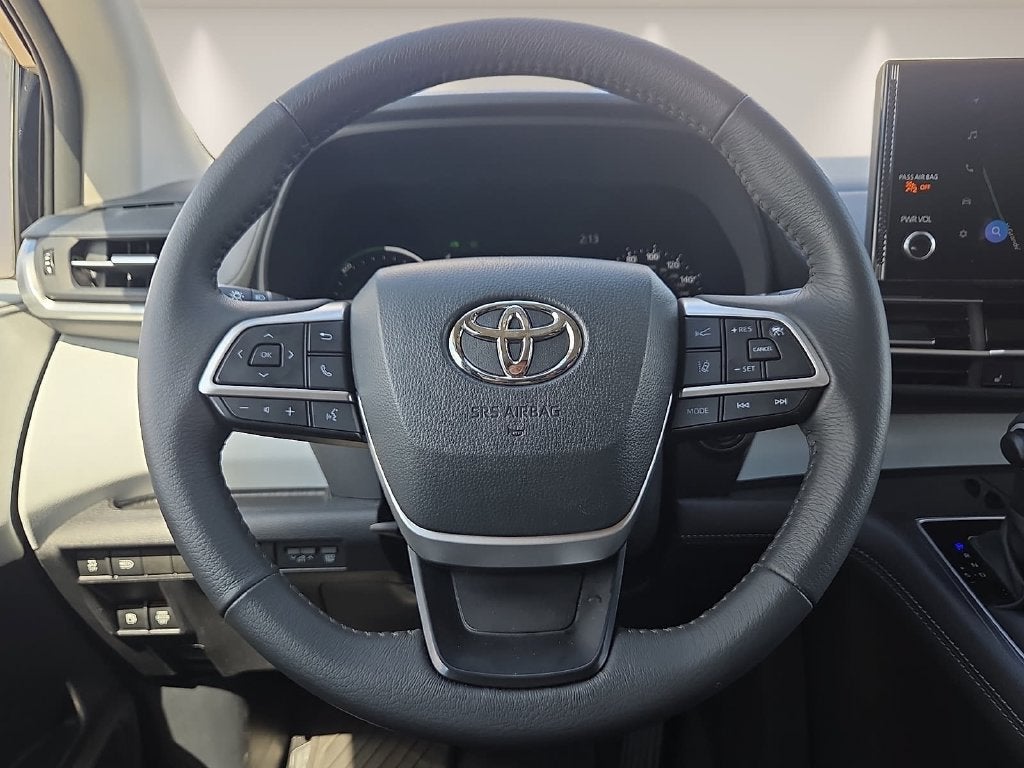 2026 Toyota Sienna XLE 8 Passenger