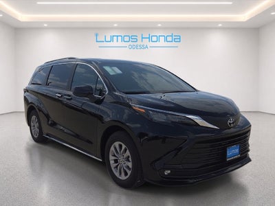 2026 Toyota Sienna XLE 8 Passenger